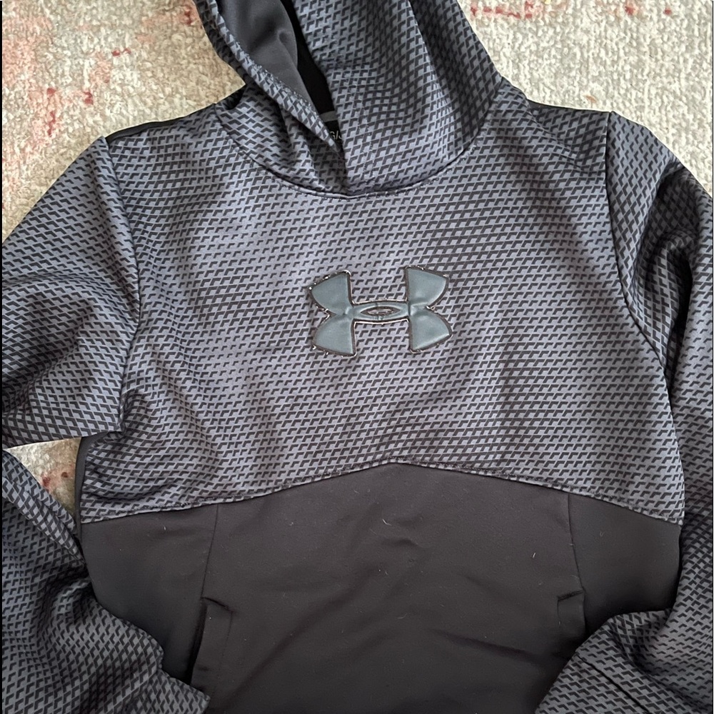 Boys lg under armour hoodie